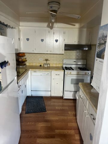 7100 99th Street 204, Chicago Ridge, IL 60415