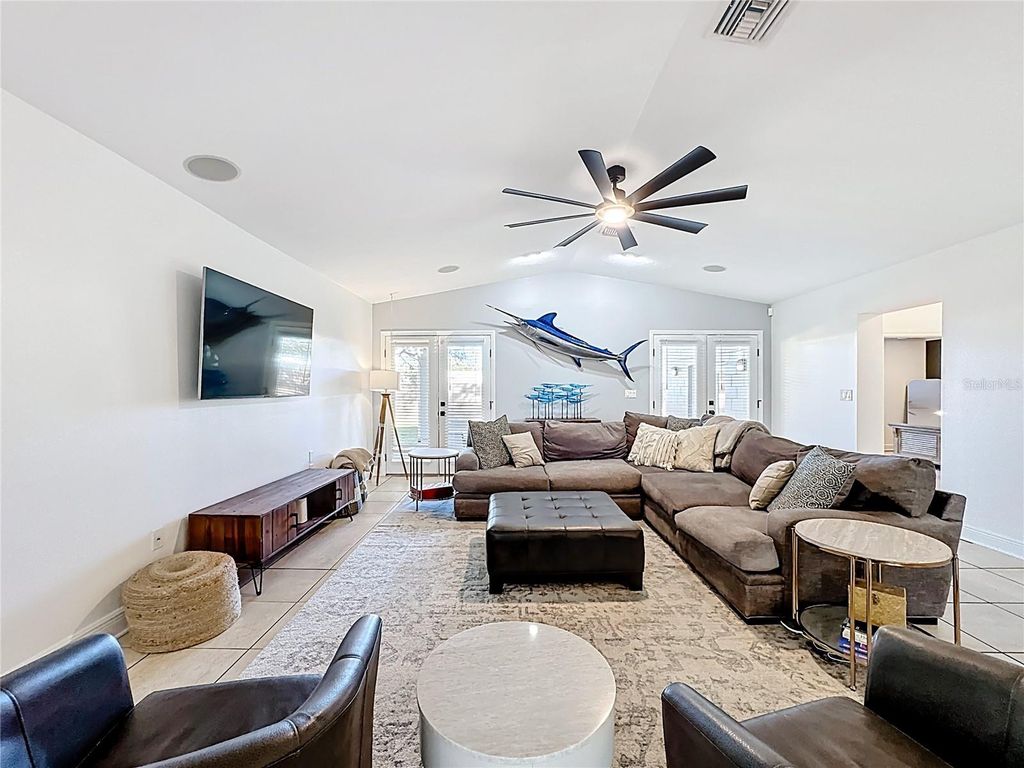 Image 13 of property listing at 3601 NEPTUNE DRIVE, Orlando, FL 32804