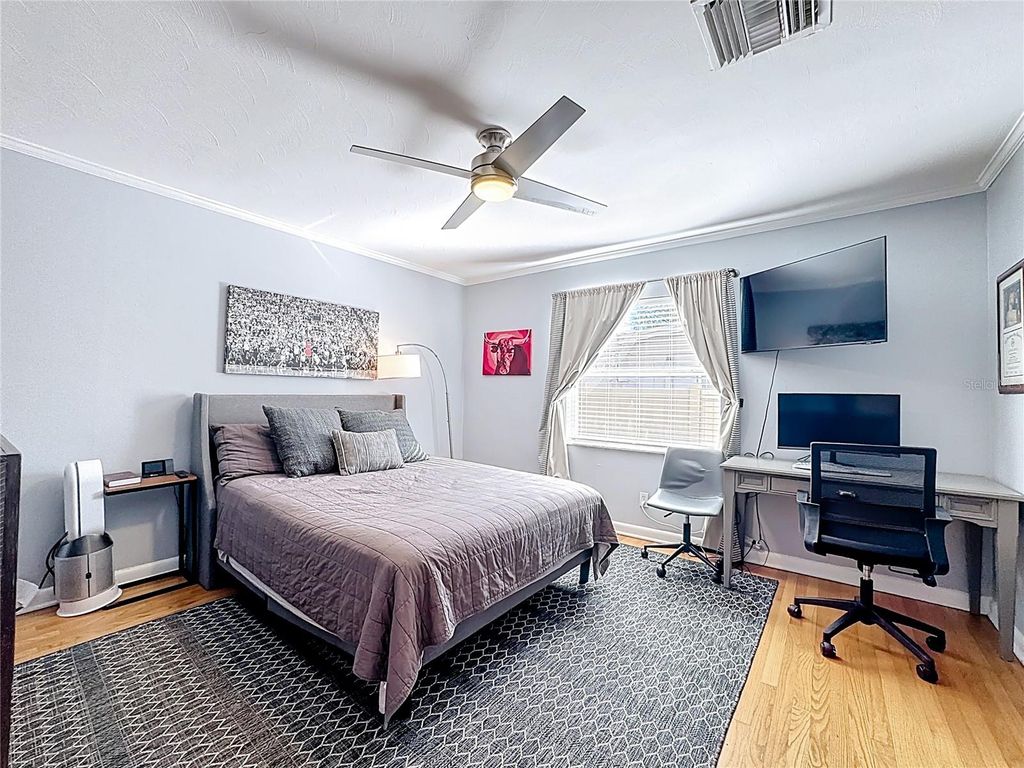 Image 19 of property listing at 3601 NEPTUNE DRIVE, Orlando, FL 32804