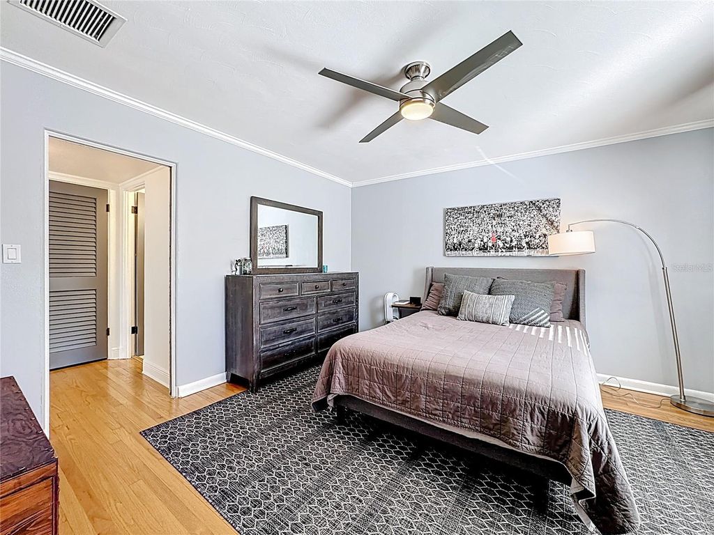 Image 20 of property listing at 3601 NEPTUNE DRIVE, Orlando, FL 32804