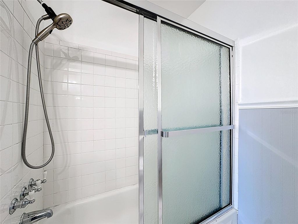 Image 23 of property listing at 3601 NEPTUNE DRIVE, Orlando, FL 32804