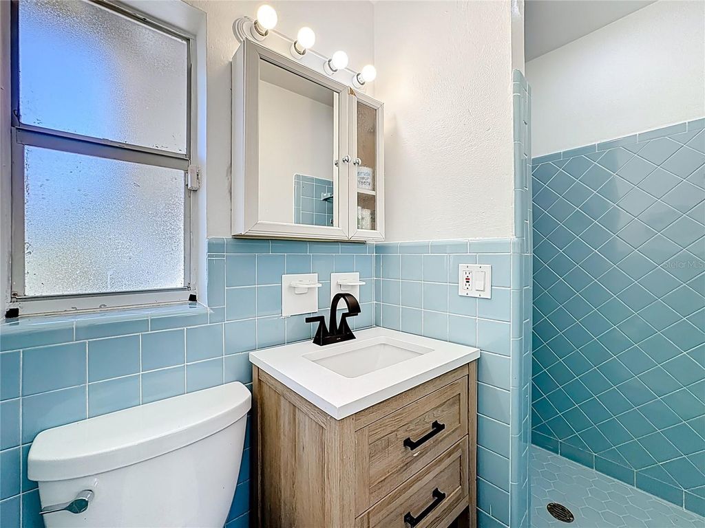 Image 30 of property listing at 3601 NEPTUNE DRIVE, Orlando, FL 32804