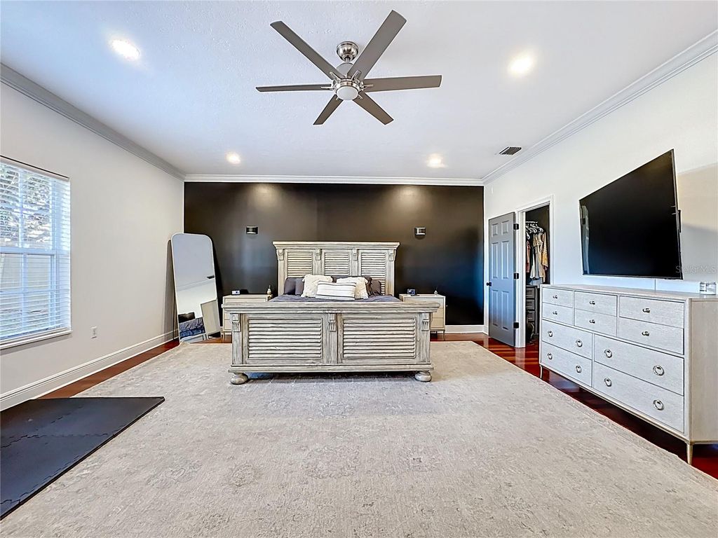 Image 33 of property listing at 3601 NEPTUNE DRIVE, Orlando, FL 32804