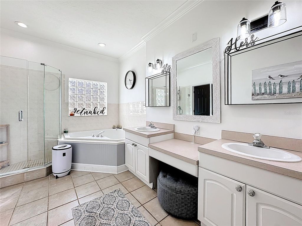 Image 36 of property listing at 3601 NEPTUNE DRIVE, Orlando, FL 32804