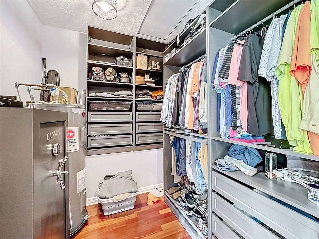 Image 40 of property listing at 3601 NEPTUNE DRIVE, Orlando, FL 32804