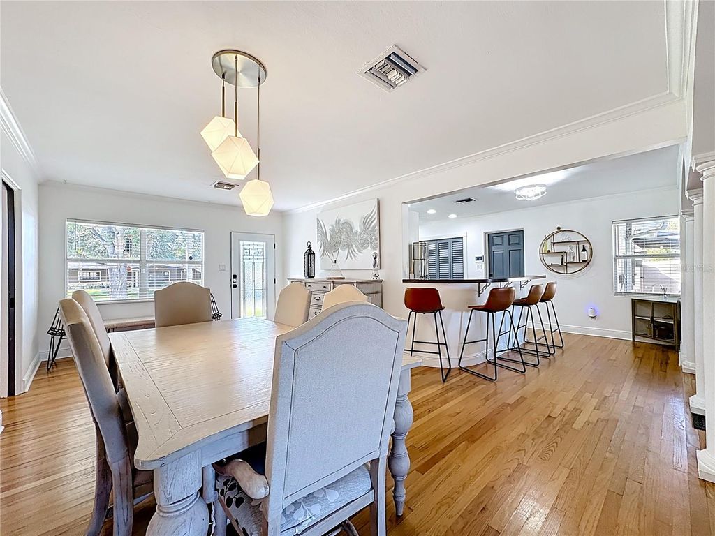 Image 6 of property listing at 3601 NEPTUNE DRIVE, Orlando, FL 32804