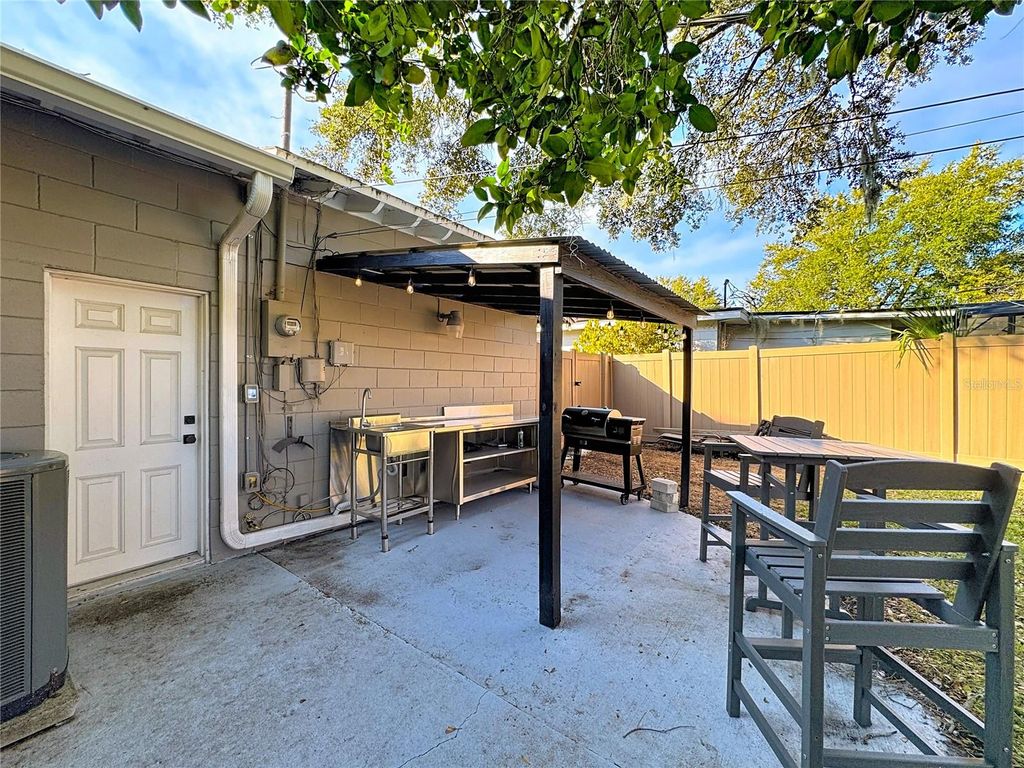 Image 54 of property listing at 3601 NEPTUNE DRIVE, Orlando, FL 32804