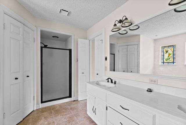 3700 Lake Vista Circle, Tyler, TX 75707