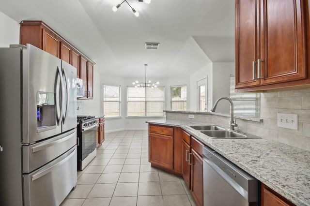 9410 Lakeway View Lane, Humble, TX 77396