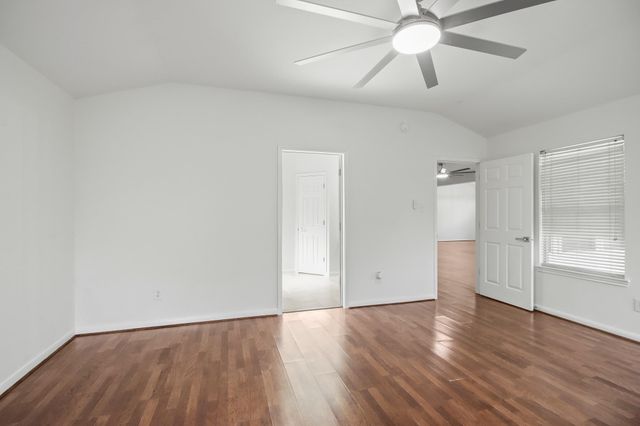9410 Lakeway View Lane, Humble, TX 77396