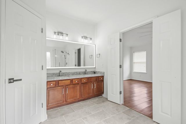 9410 Lakeway View Lane, Humble, TX 77396