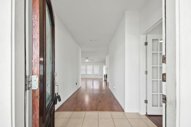 9410 Lakeway View Lane, Humble, TX 77396