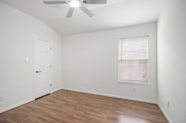 9410 Lakeway View Lane, Humble, TX 77396