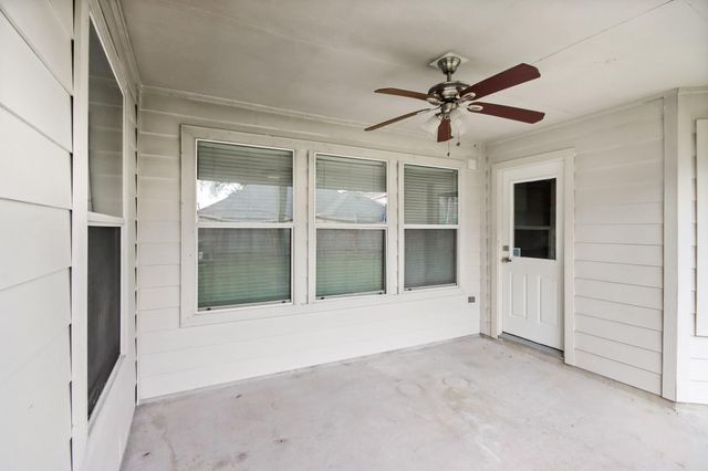 9410 Lakeway View Lane, Humble, TX 77396