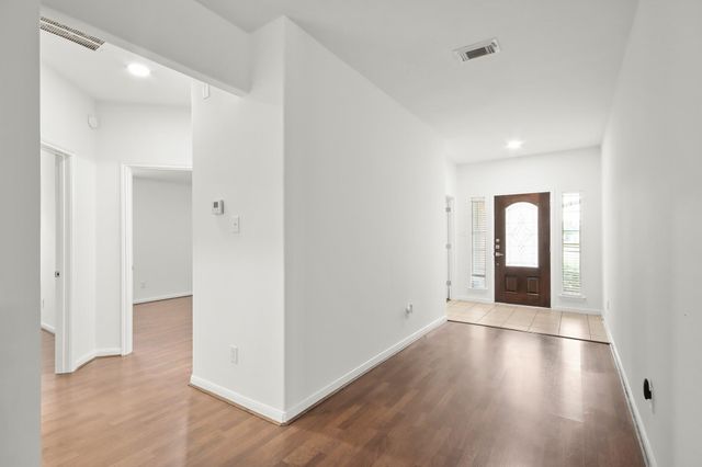 9410 Lakeway View Lane, Humble, TX 77396