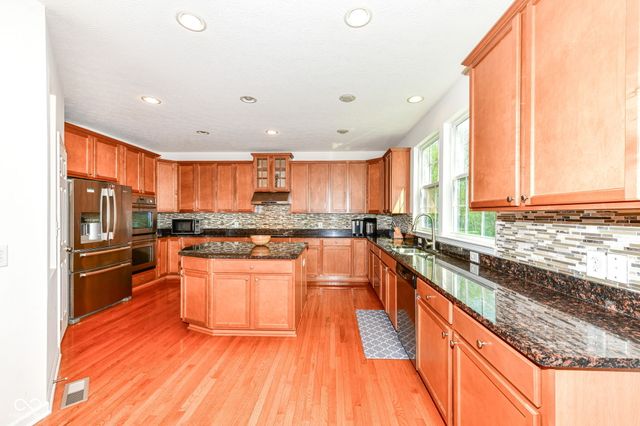 11391 Zanardi Court, Zionsville, IN 46077