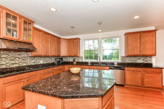 11391 Zanardi Court, Zionsville, IN 46077