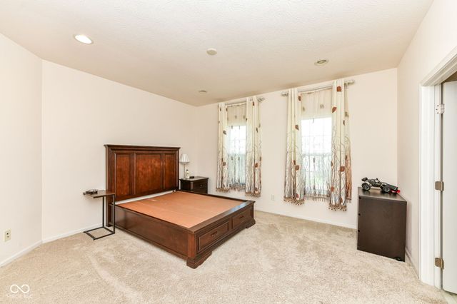 11391 Zanardi Court, Zionsville, IN 46077