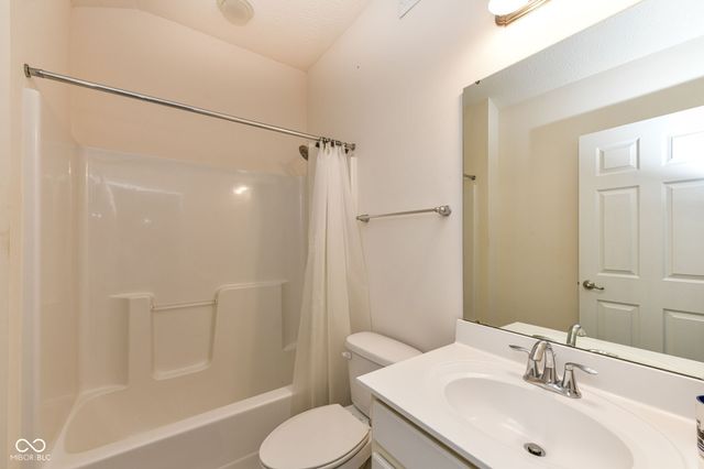 11391 Zanardi Court, Zionsville, IN 46077
