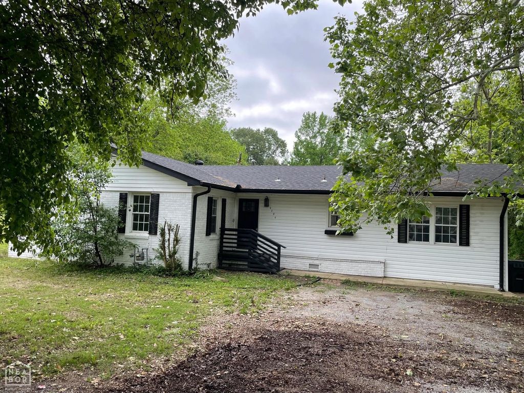 5304 Southwest Drive, Jonesboro, AR 72404