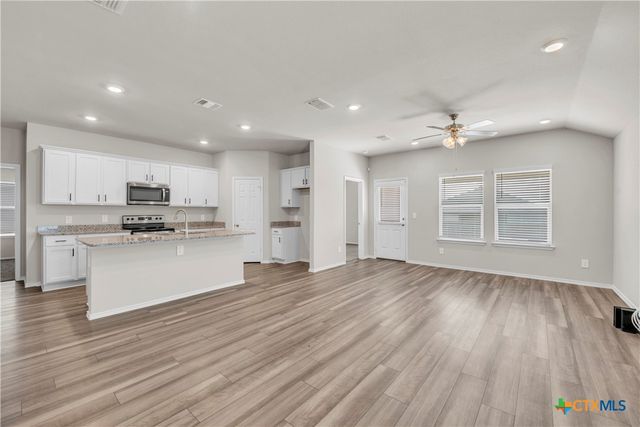 2358 Aylesbury Drive, Copperas Cove, TX 76522