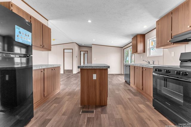 5709 County Road 422, Pleasanton, TX 78064