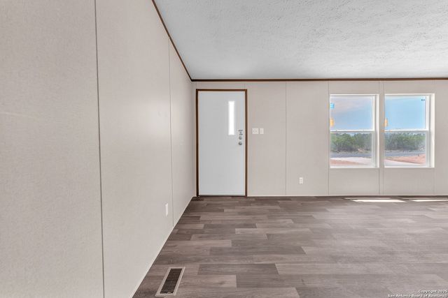 5709 County Road 422, Pleasanton, TX 78064