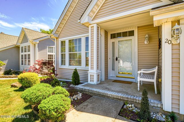 20 Valley Stream Place, Barnegat, NJ 08005