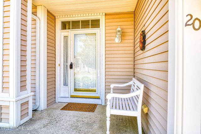 20 Valley Stream Place, Barnegat, NJ 08005