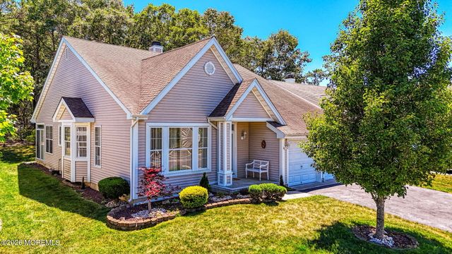 20 Valley Stream Place, Barnegat, NJ 08005