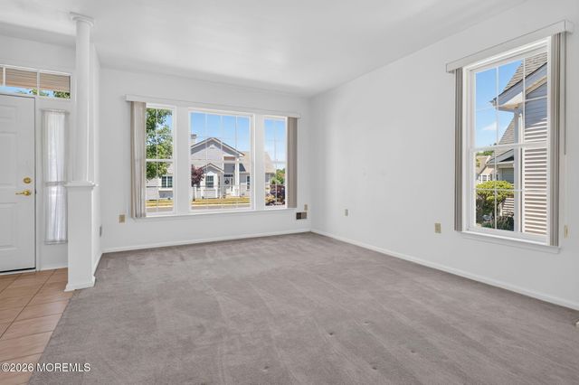 20 Valley Stream Place, Barnegat, NJ 08005