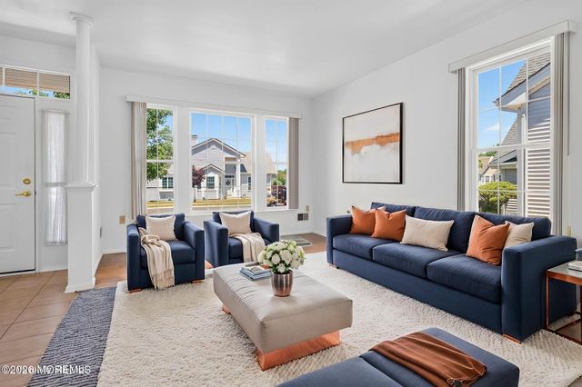 20 Valley Stream Place, Barnegat, NJ 08005