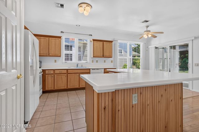 20 Valley Stream Place, Barnegat, NJ 08005