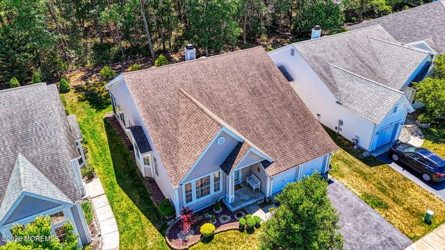 20 Valley Stream Place, Barnegat, NJ 08005