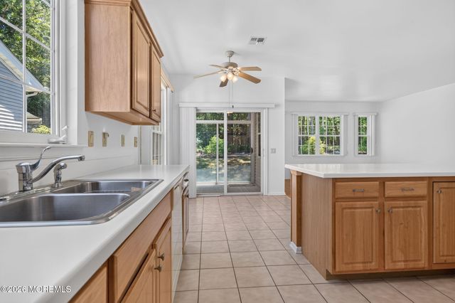 20 Valley Stream Place, Barnegat, NJ 08005