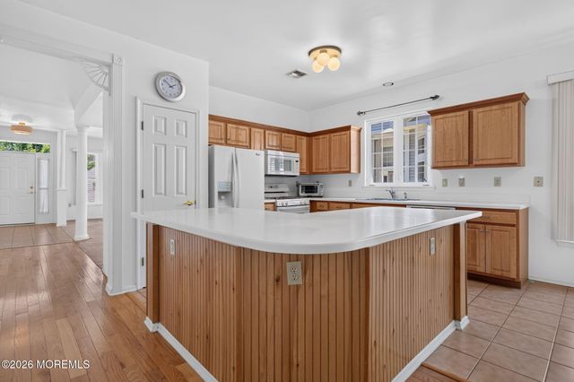 20 Valley Stream Place, Barnegat, NJ 08005