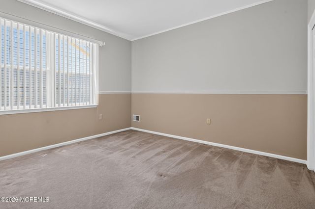 20 Valley Stream Place, Barnegat, NJ 08005