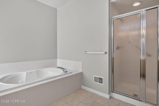 20 Valley Stream Place, Barnegat, NJ 08005