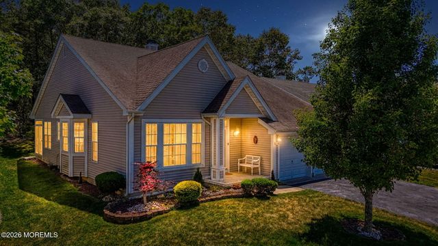 20 Valley Stream Place, Barnegat, NJ 08005