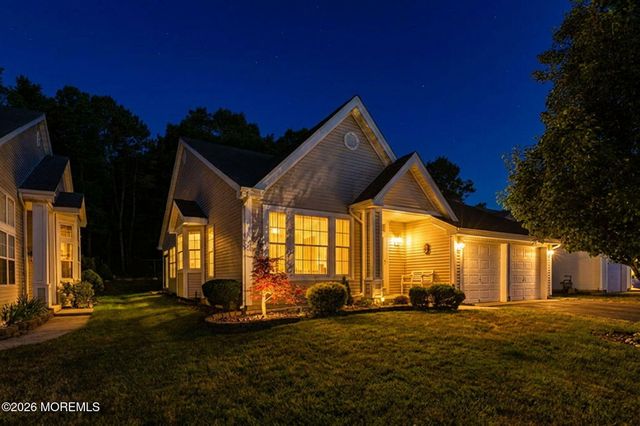 20 Valley Stream Place, Barnegat, NJ 08005