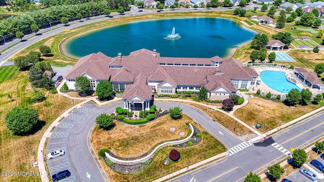 20 Valley Stream Place, Barnegat, NJ 08005