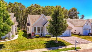 20 Valley Stream Place, Barnegat, NJ 08005