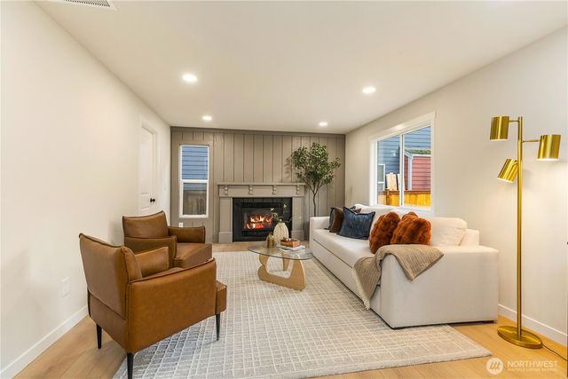 4709 NE 18th Street, Renton, WA 98059