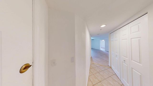 4187 N Haverhill Road 503, West Palm Beach, FL 33417
