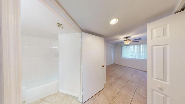 4187 N Haverhill Road 503, West Palm Beach, FL 33417