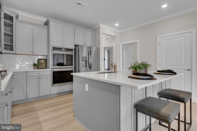 10722 GREAT LAKES PL, White Plains, MD 20695