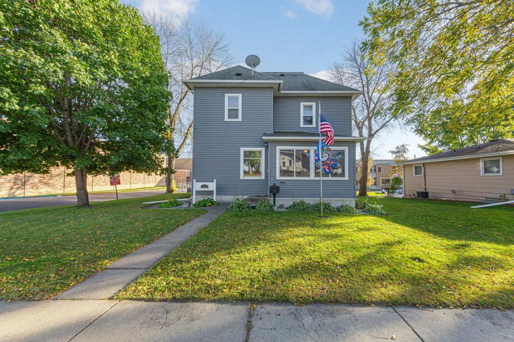 212 Boulevard Avenue NE, Montgomery, MN 56069 — photo 2