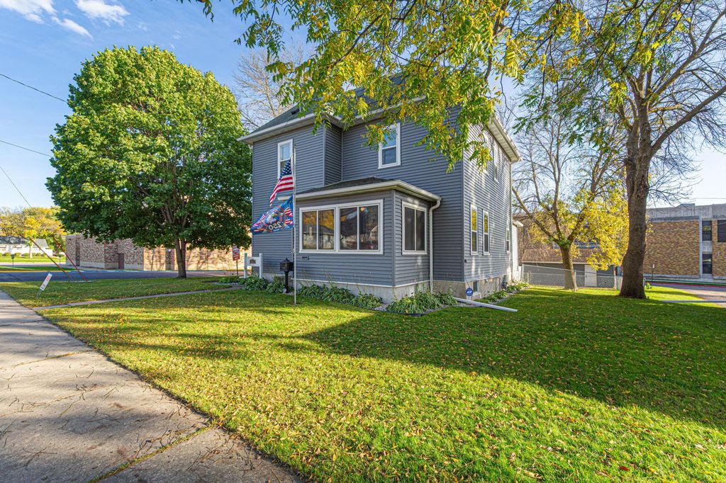 212 Boulevard Avenue NE, Montgomery, MN 56069 — photo 3