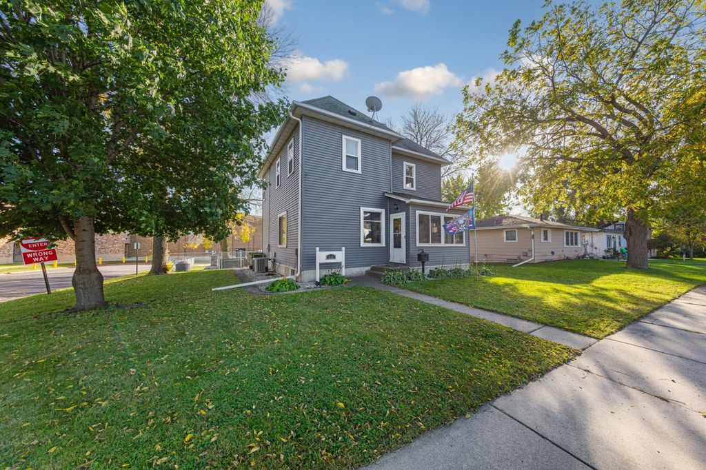 212 Boulevard Avenue NE, Montgomery, MN 56069 — photo 4