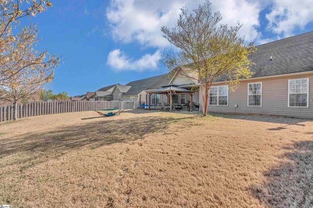 124 Dewfield Lane, Boiling Springs, SC 29316